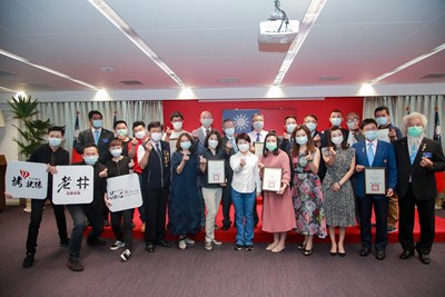 盧市長表揚善心挺防疫的熱心企業、團體與民眾